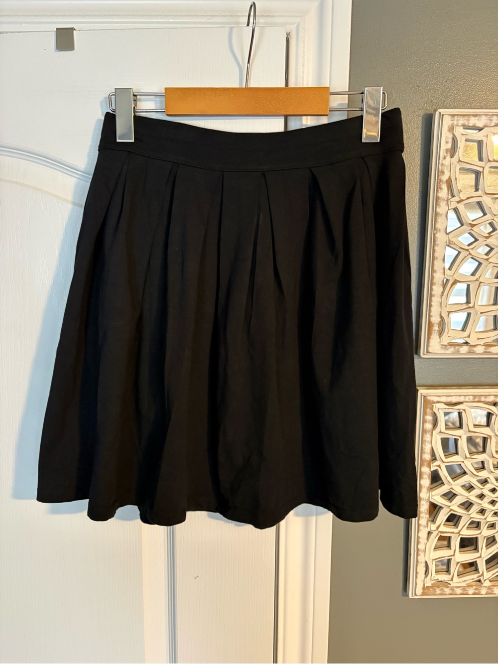 Aritzia | Talula Black Pleated Skater Skirt